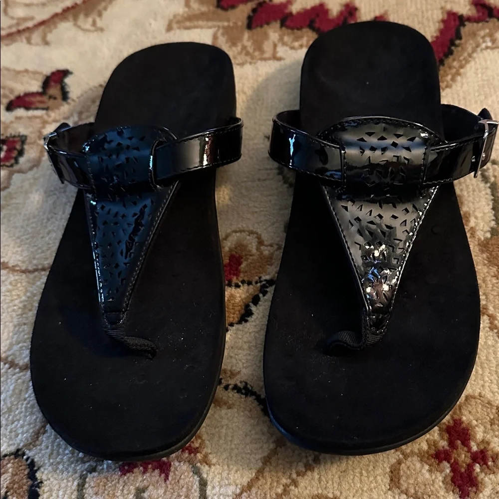 Vionic - Picture 3 of 7